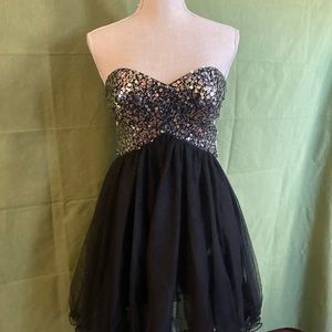 Blondi Nites pre owned size 5